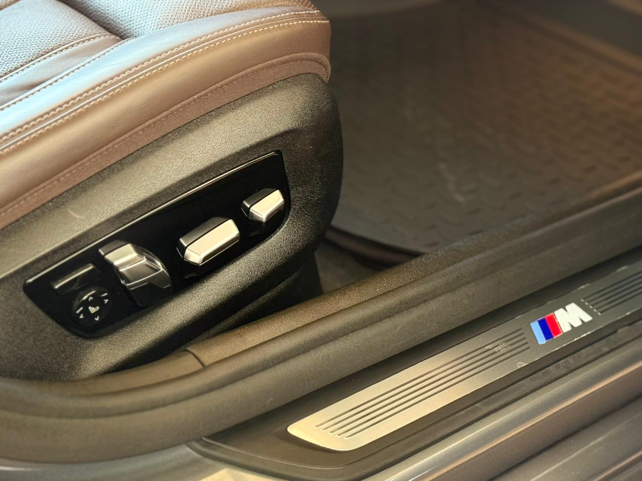 BMW 5 Series (530i G30) — миниатюра 25
